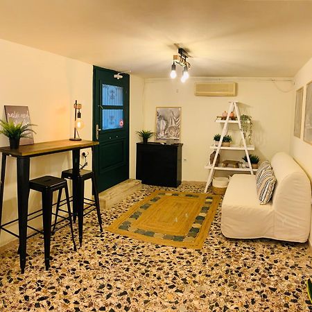 Airport Cottage House アルテミダ エクステリア 写真
